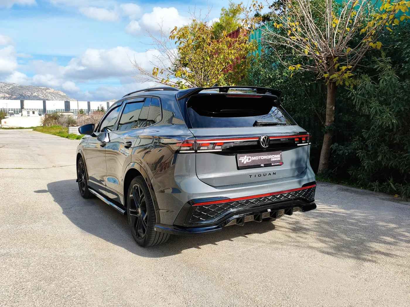 Motordrome Design Rear Bumper Splitter Diffusor VW Tiguan Mk3 R-Line Gloss Black