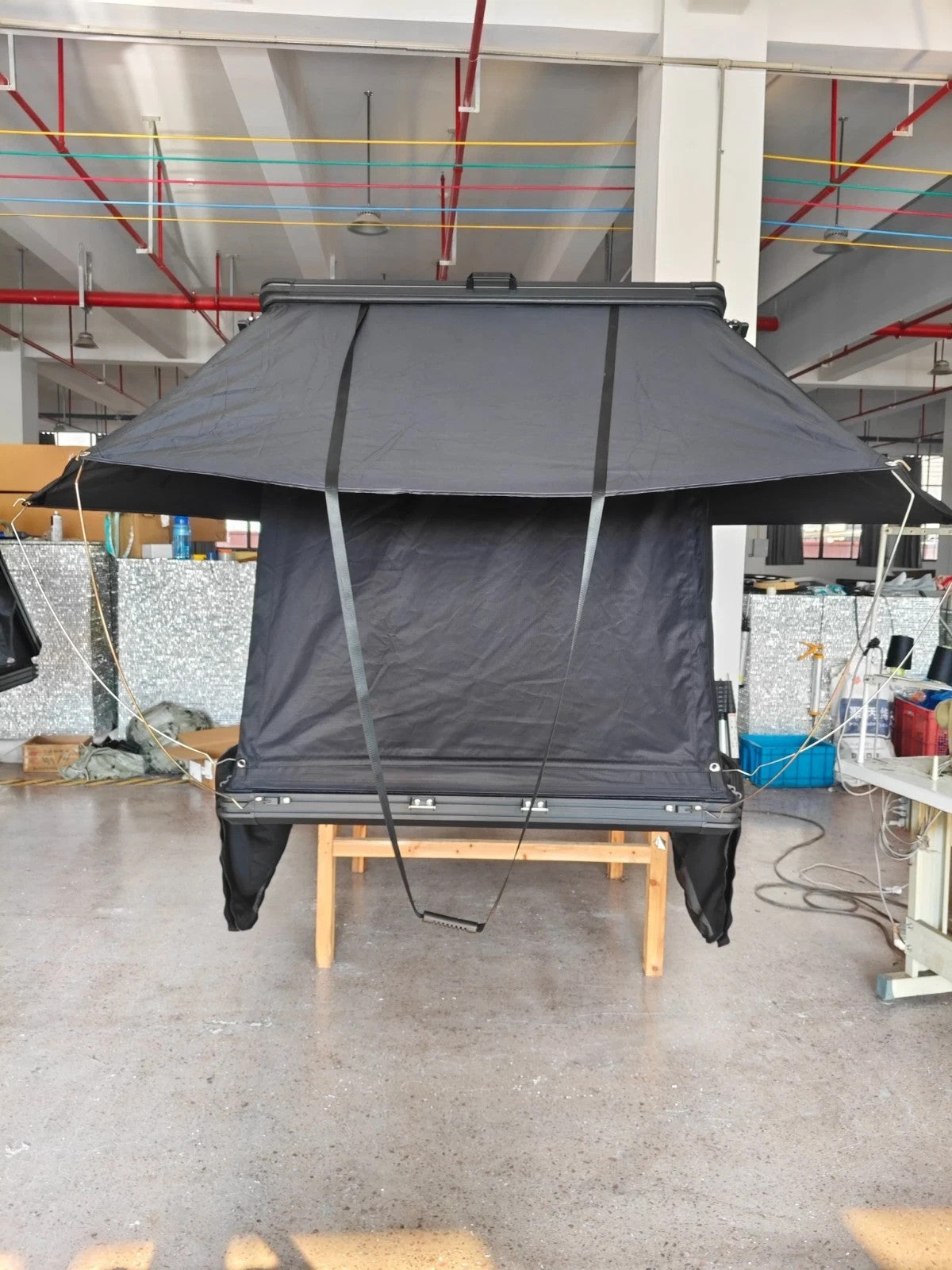 WEIER Aluminum Clamshell Hard Shell Triangle Roof Top Tent 2P + Mattress Ladder