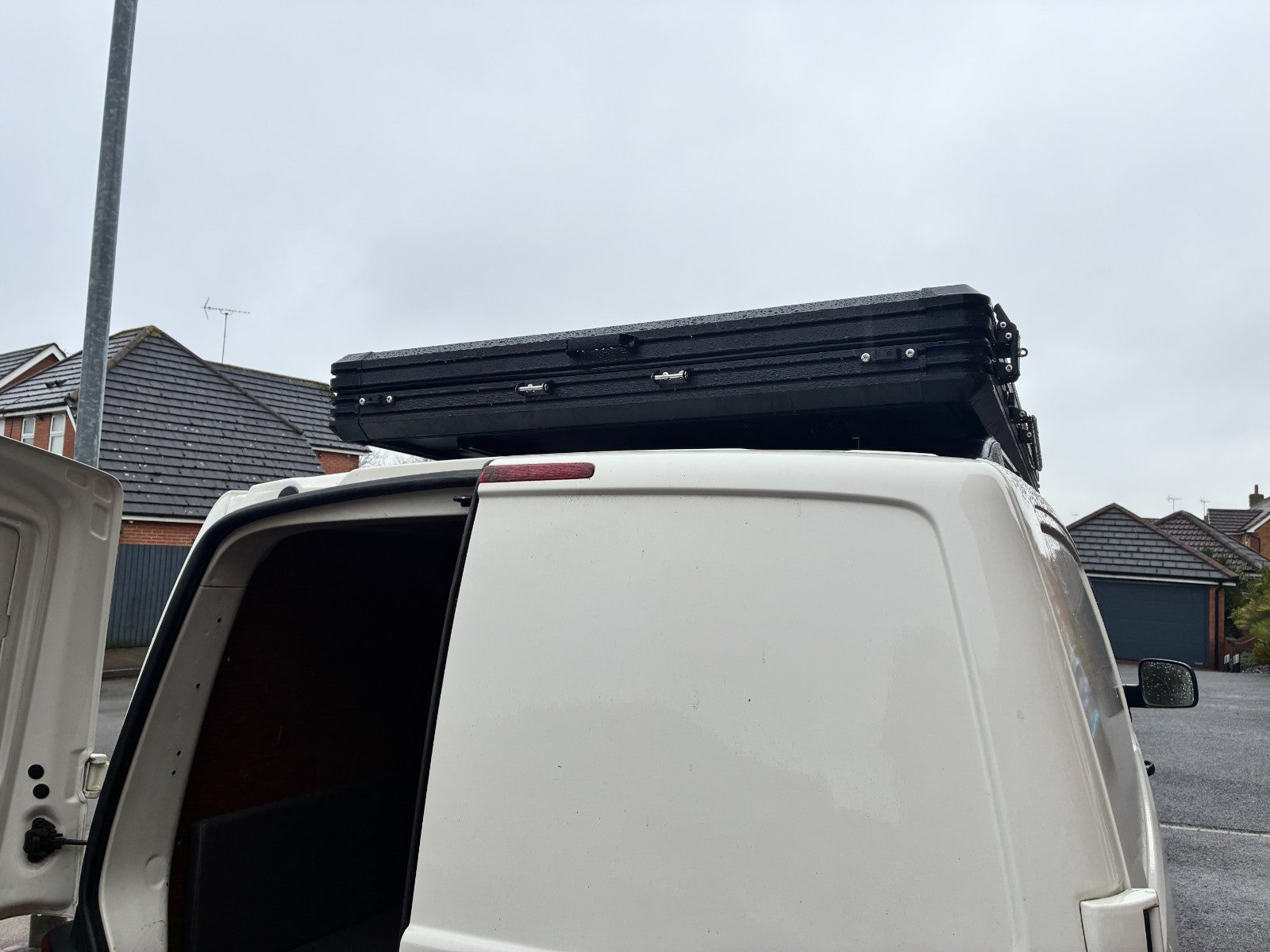 WEIER Aluminum Clamshell Hard Shell Triangle Roof Top Tent 2P + Mattress Ladder