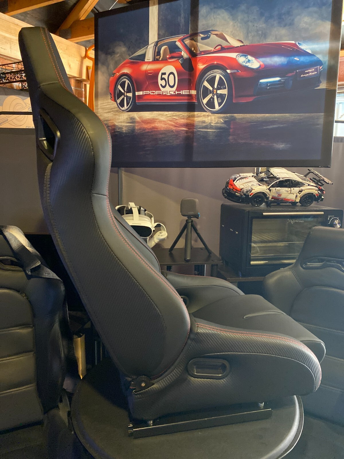 Simoni Racing Emerson Universal Supercar Bucket Seat Black Carbon Red runners