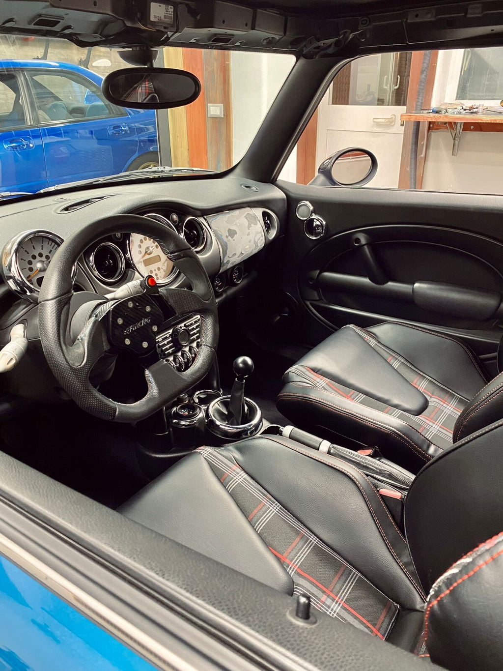 Simoni Racing Universal Plaid Check Tartan GTI Jackie x1 Bucket Seat Black & Red