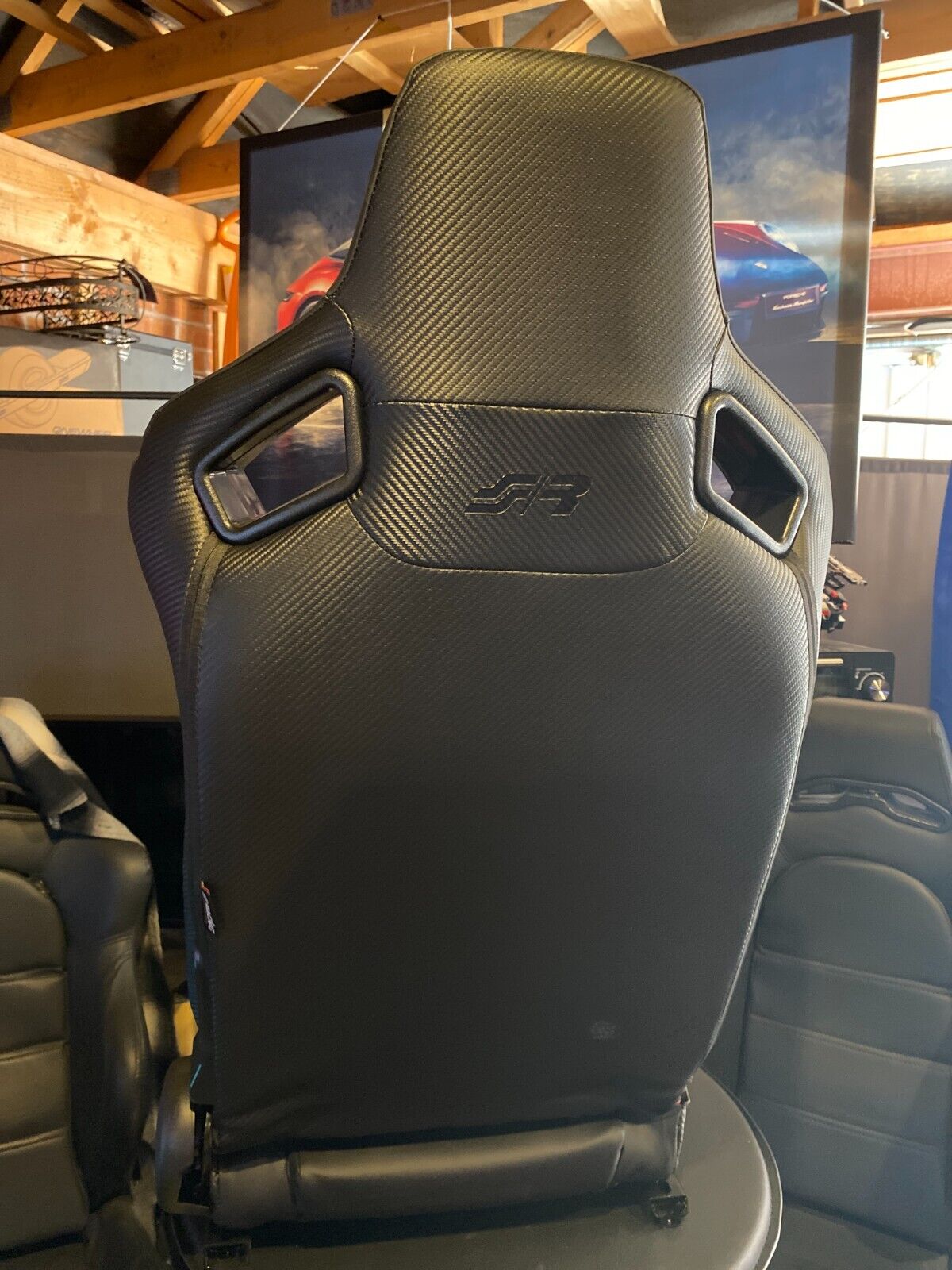 Simoni Racing Emerson Universal Supercar Bucket Seat Black Carbon Red runners